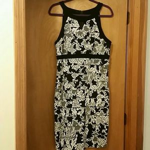 WHBM Instantly Slimming Dress